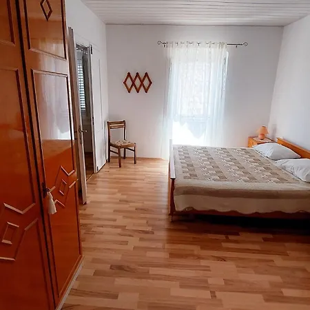 Nadi Apartment